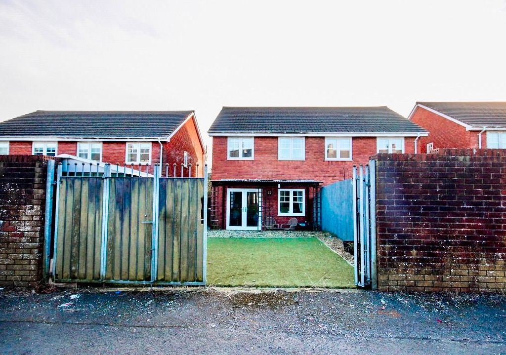 3 bed semi-detached house for sale in Mount Pleasant, Penpedairheol, Hengoed CF82, £245,000
