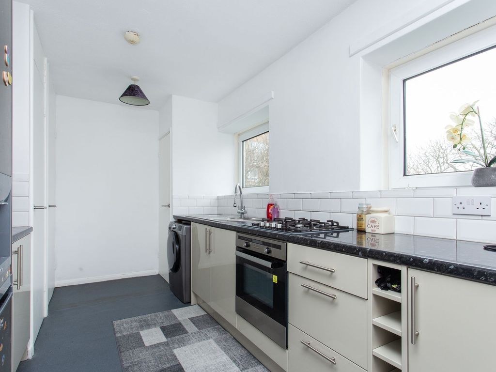 2 bed flat for sale in City View, Canterbury CT2, £200,000