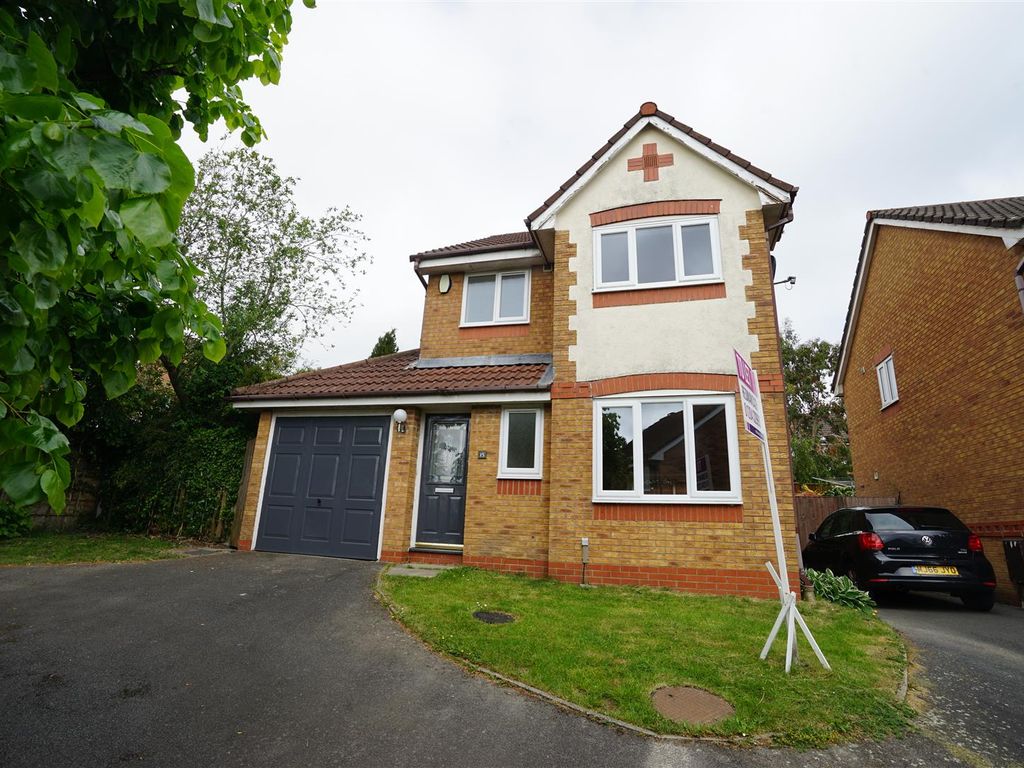 3 bed detached house to rent in Thorsby Close, Bromley Cross, Bolton BL7, £1,250 pcm