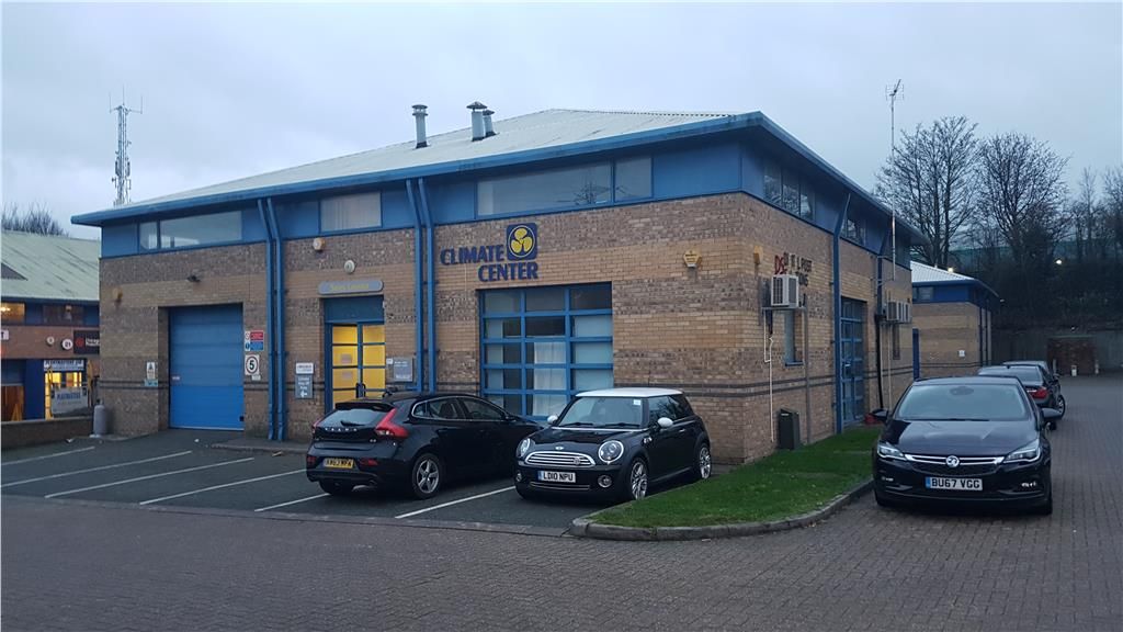 Light industrial to let in Apex Business Centre, Boscombe Road, Dunstable LU5, £18,500 pa