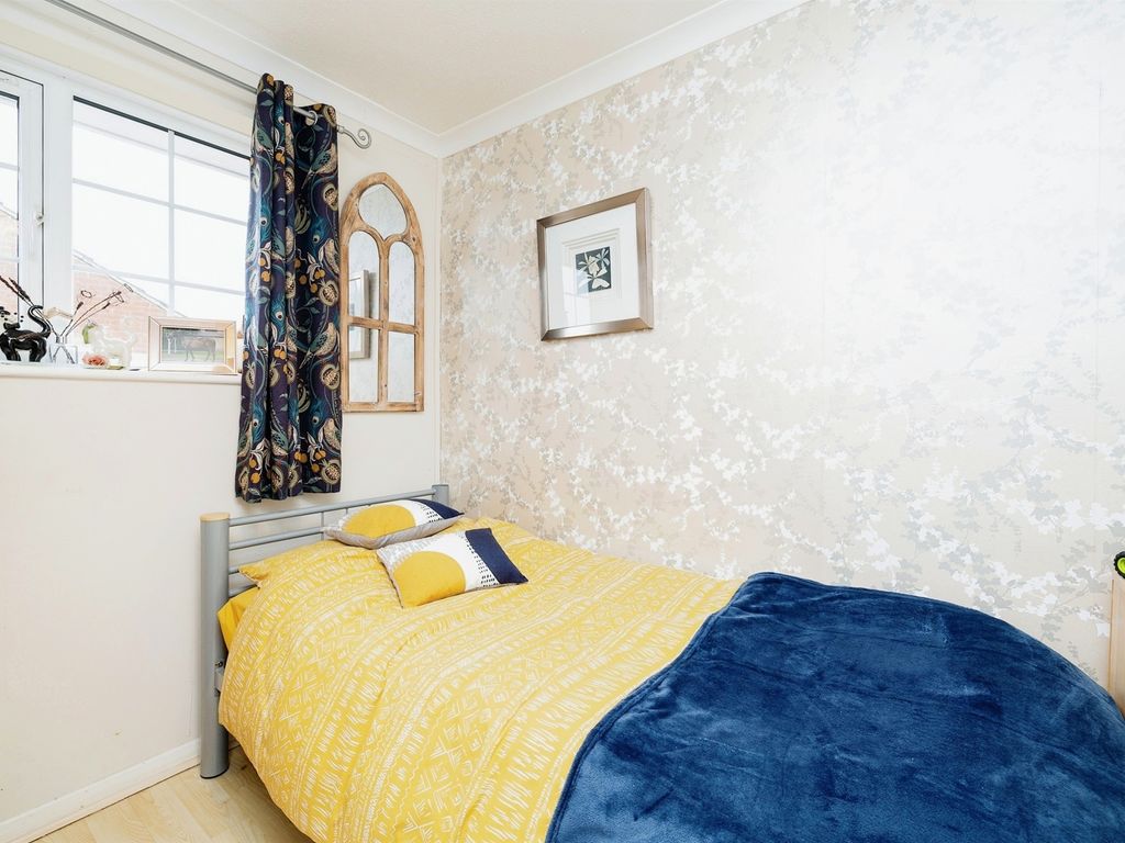 2 bed end terrace house for sale in Ashgrove, Steeple Claydon, Buckingham MK18, £279,950