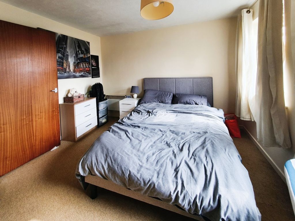 2 bed flat for sale in Mill Lane, Kidderminster DY11, £95,000