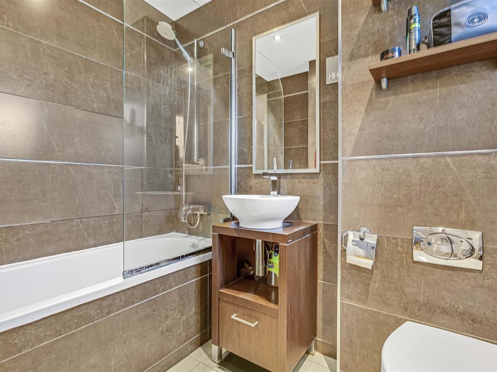 1 bed property for sale in The Downs, London SW20, £545,000