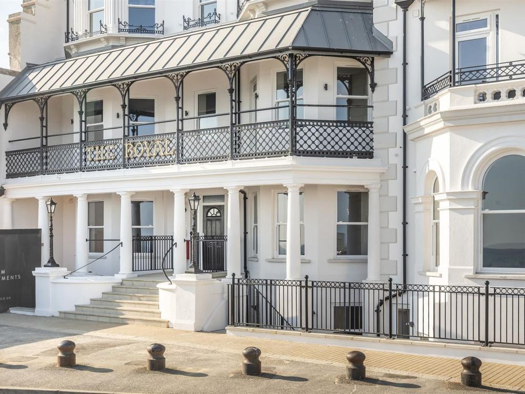 1 bed flat to rent in Apartment 5 The Royal, The Esplanade, Bognor Regis, West Sussex PO21, £950 pcm