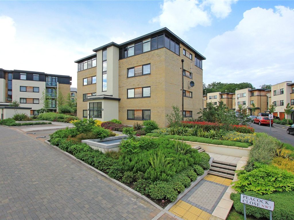 1 bed flat for sale in Peacock Close, Mill Hill East, London NW7, £395,000