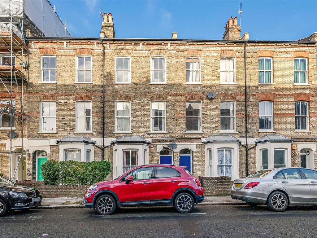 1 bed flat for sale in Moray Road, London N4, £425,000