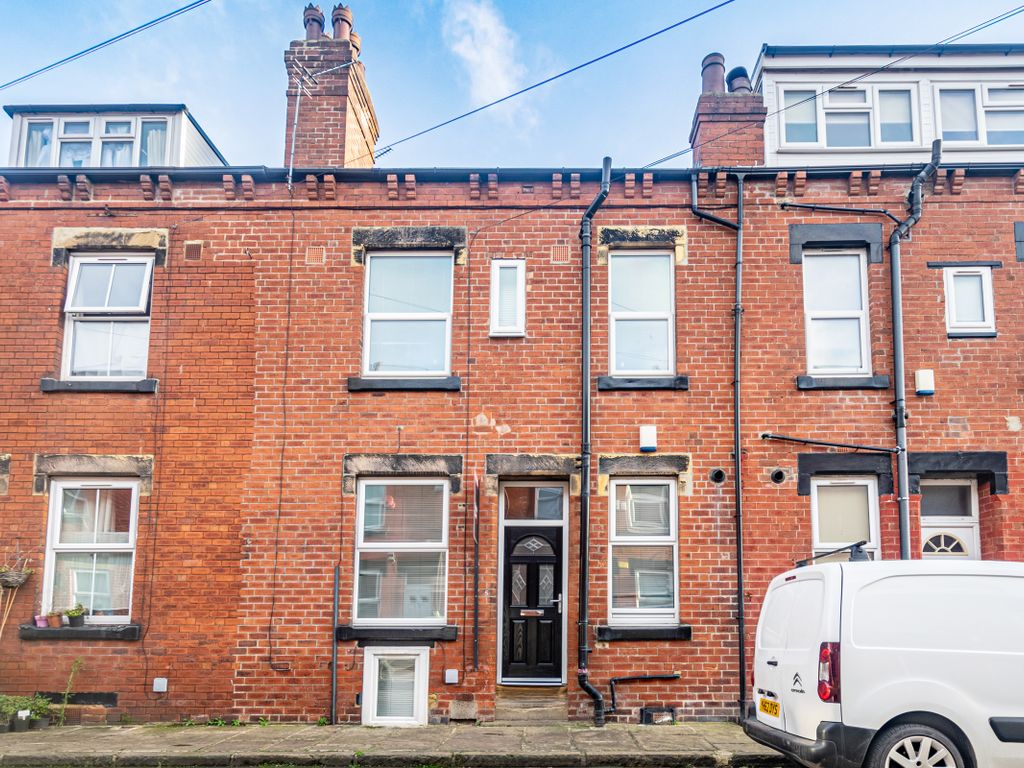 4 bed terraced house for sale in John Street, Leeds LS6, £300,000
