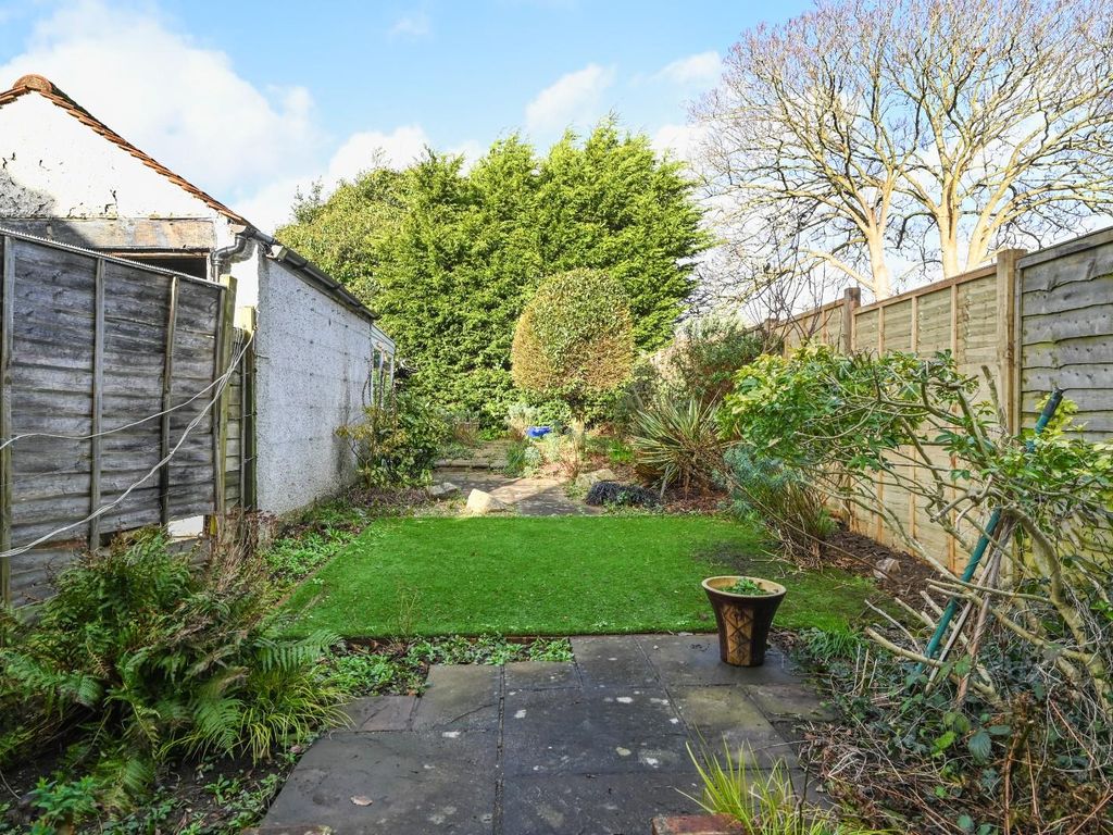 3 bed property for sale in Old Shoreham Road, Hove BN3, £550,000