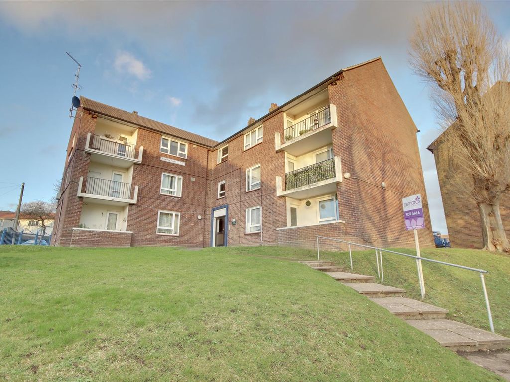 1 bed flat for sale in Allaway Avenue, Cosham, Portsmouth PO6, £90,000