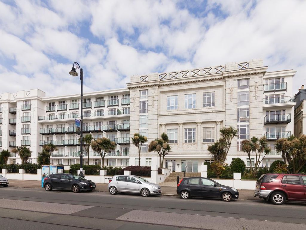 2 bed flat to rent in Central Promenade, Douglas, Isle Of Man IM2, £1,500 pcm