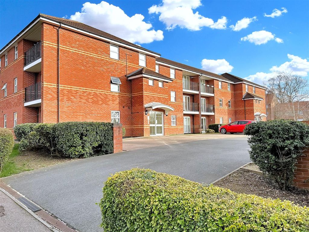 2 bed flat for sale in Youngs Avenue, Fernwood, Newark NG24, £100,000