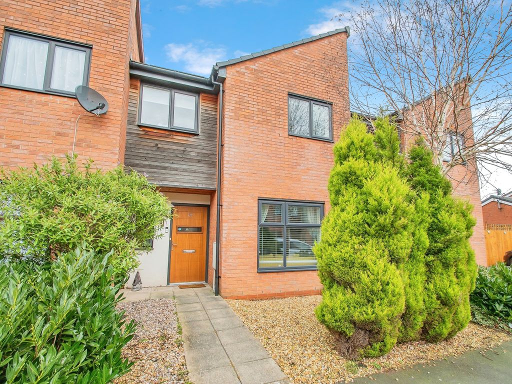 3 bed town house for sale in Oxford Street, Bury, Greater Manchester BL9, £195,000