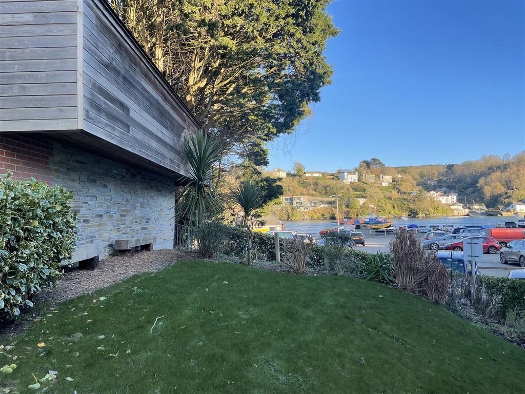 2 bed flat for sale in Station Road, Fowey PL23, £429,950