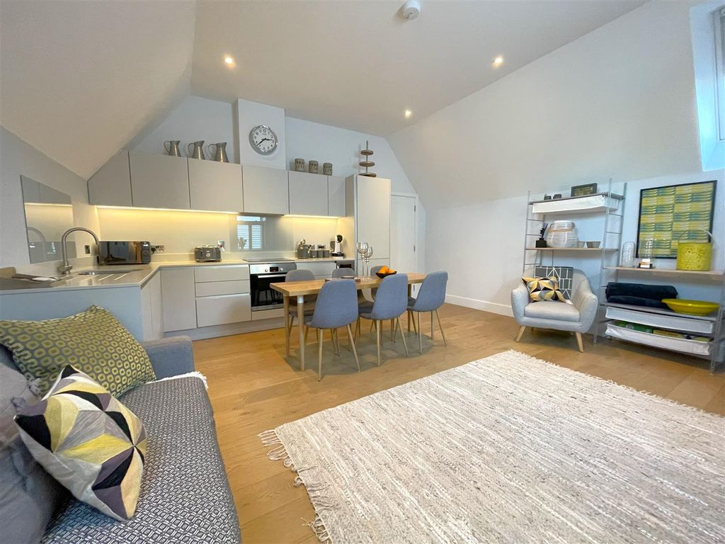 2 bed flat for sale in Station Road, Fowey PL23, £429,950