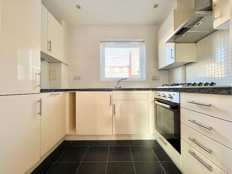 1 bed flat for sale in Calypso Crescent, London SE15, £285,000
