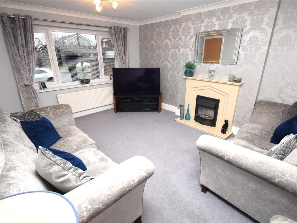 4 bed detached house for sale in Broom Way, Westhoughton, Bolton BL5, £370,000