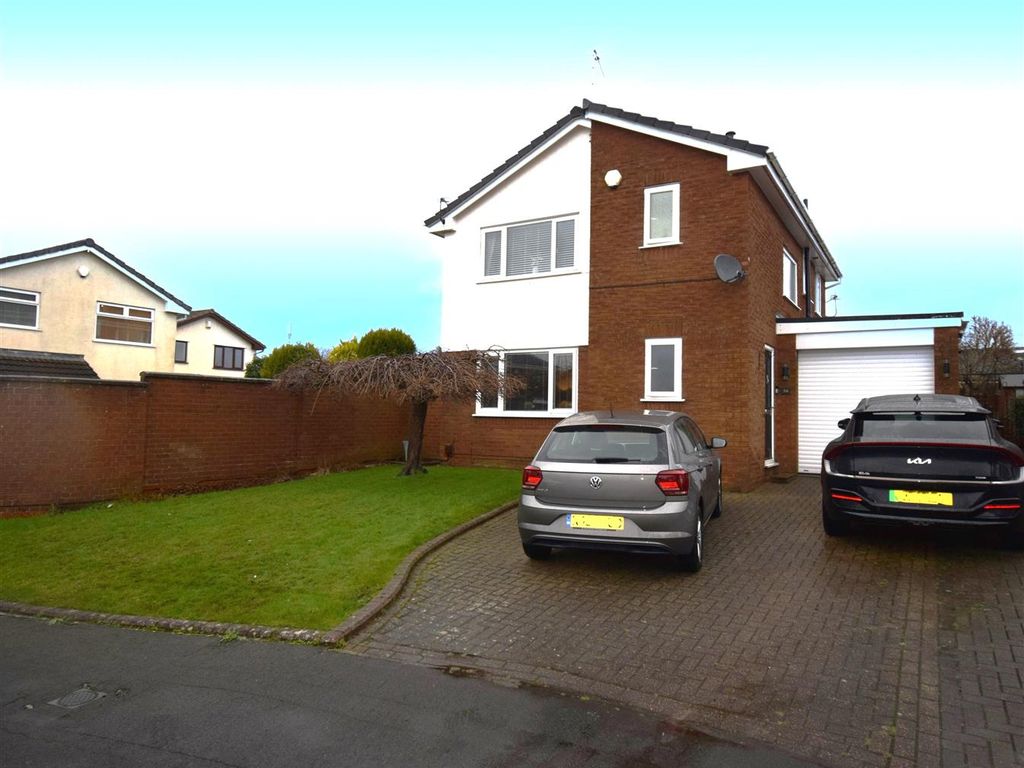 4 bed detached house for sale in Broom Way, Westhoughton, Bolton BL5, £370,000