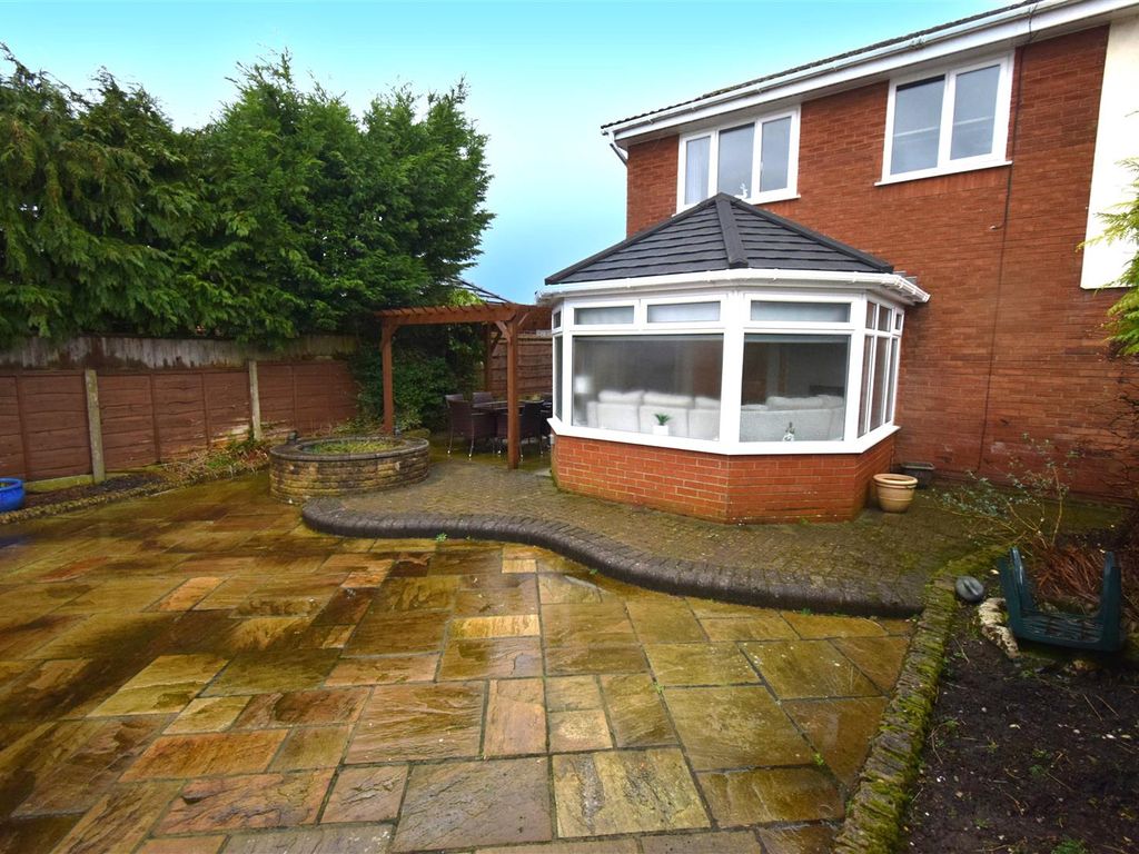 4 bed detached house for sale in Broom Way, Westhoughton, Bolton BL5, £370,000