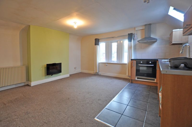 1 bed flat to rent in Top Floor Flat, Kingsmill Terrace, Newport NP20, £625 pcm