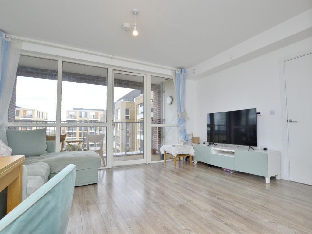 1 bed flat for sale in Minnie Baldock Street, London E16, £400,000