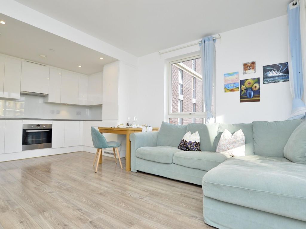 1 bed flat for sale in Minnie Baldock Street, London E16, £400,000