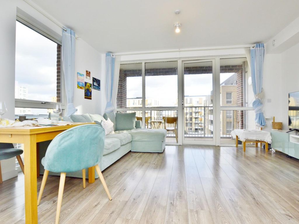 1 bed flat for sale in Minnie Baldock Street, London E16, £400,000