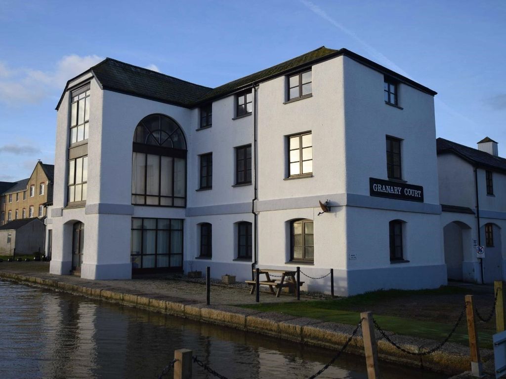 2 bed flat to rent in Higher Wharf, Bude EX23, £750 pcm