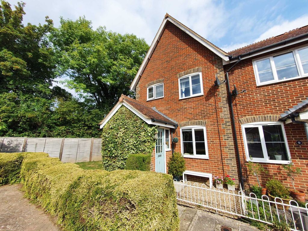 3 bed end terrace house for sale in Old School Mews, Chartham CT4, £345,000