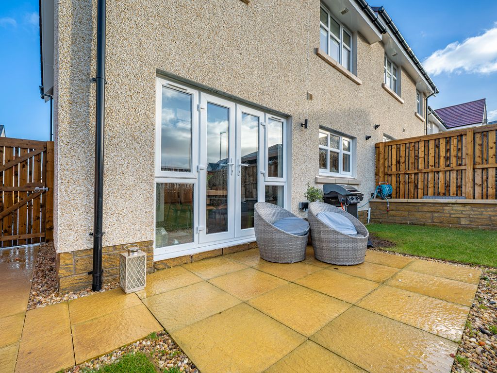 3 bed semi-detached house for sale in East Kilbride, Glasgow G75, £299,000