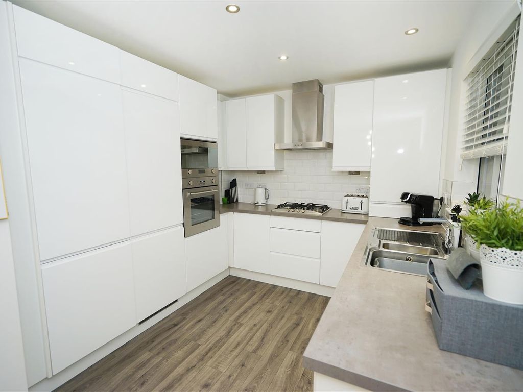 4 bed detached house for sale in Rossendale Drive, Adlington, Chorley PR6, £365,000