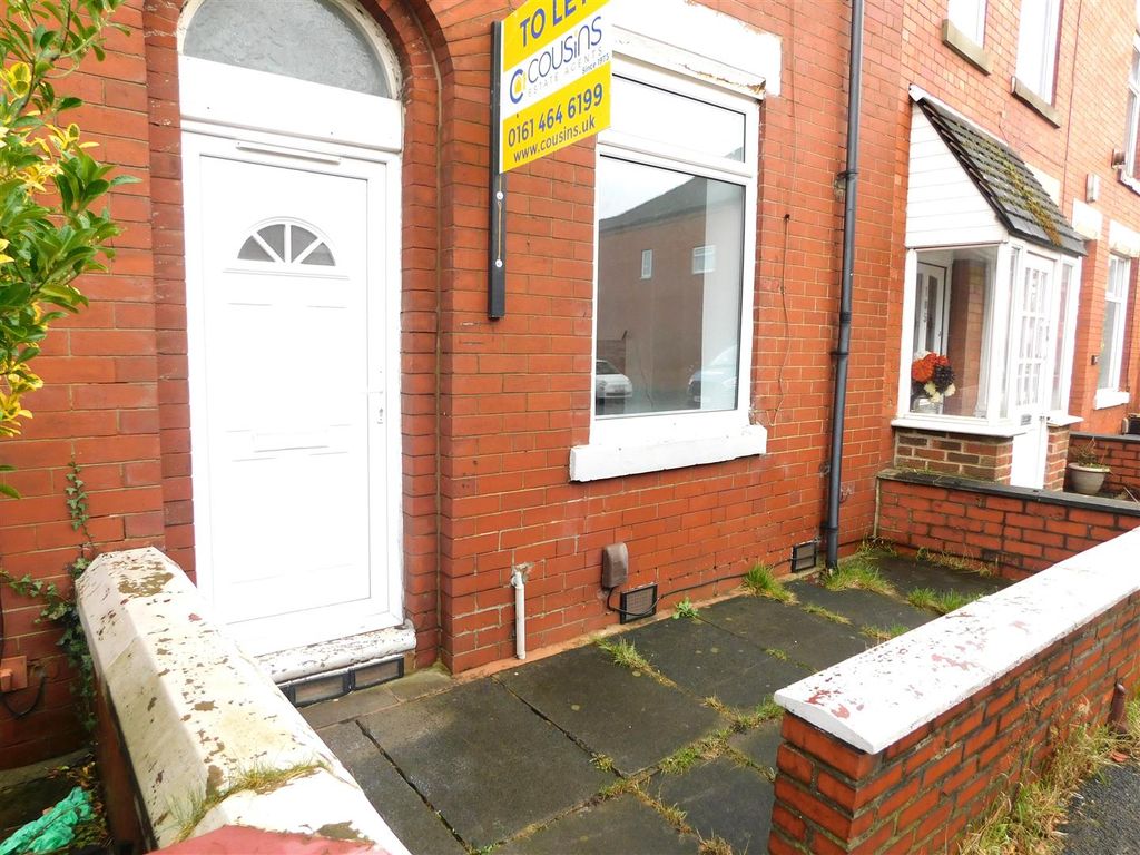 3 bed terraced house to rent in Coalshaw Green Road, Chadderton, Oldham OL9, £895 pcm
