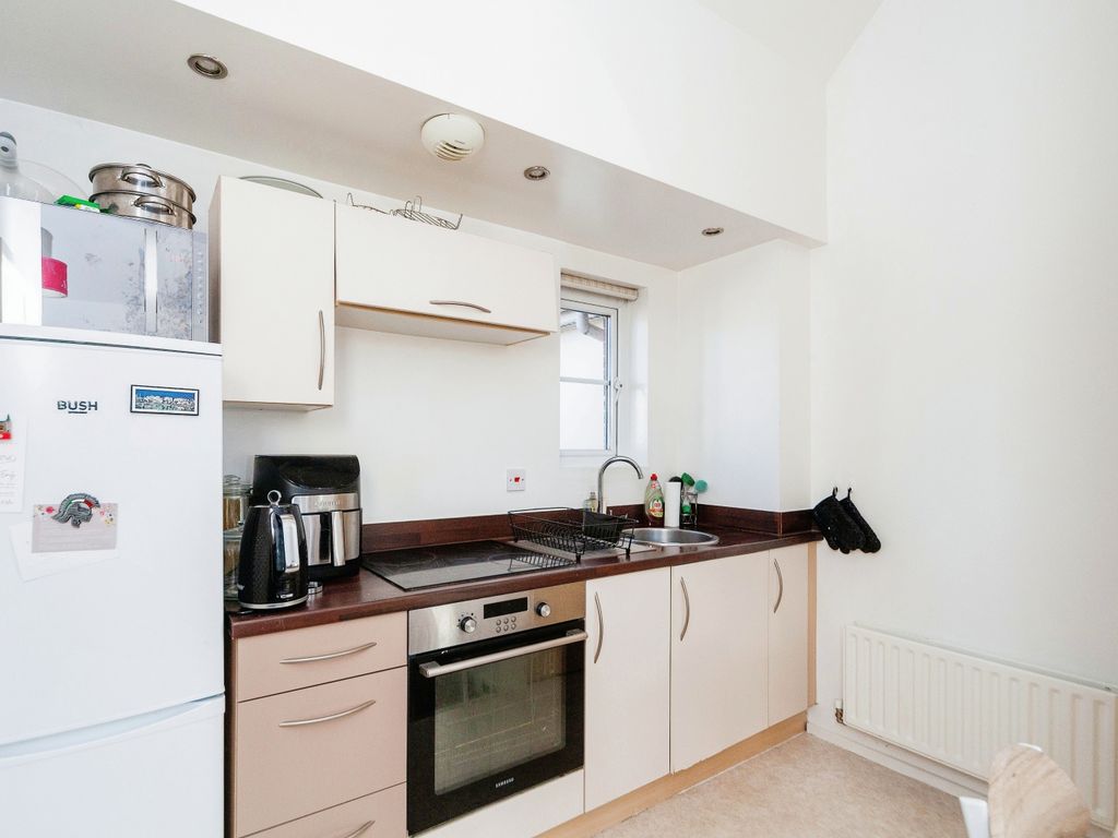 2 bed flat for sale in Maes Deri, Ewloe, Deeside CH5, £130,000