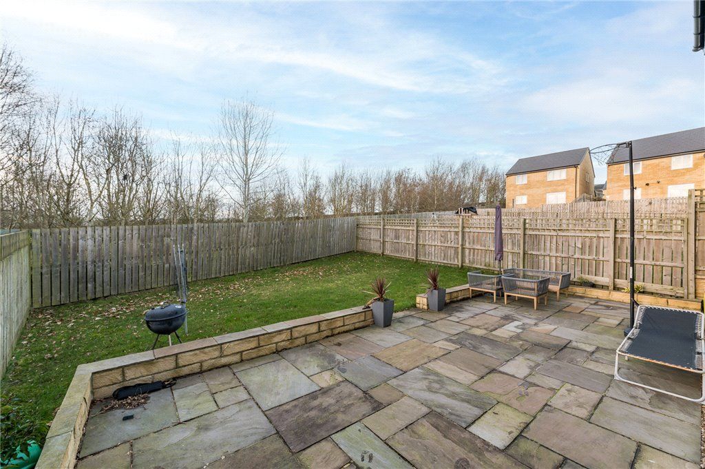 3 bed detached house for sale in Beck Bridge Lane, Allerton, Bradford BD15, £250,000