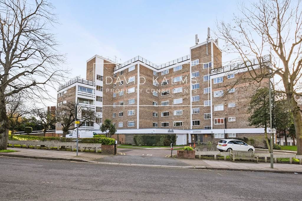 2 bed flat for sale in Woodlands, London NW11, £649,950