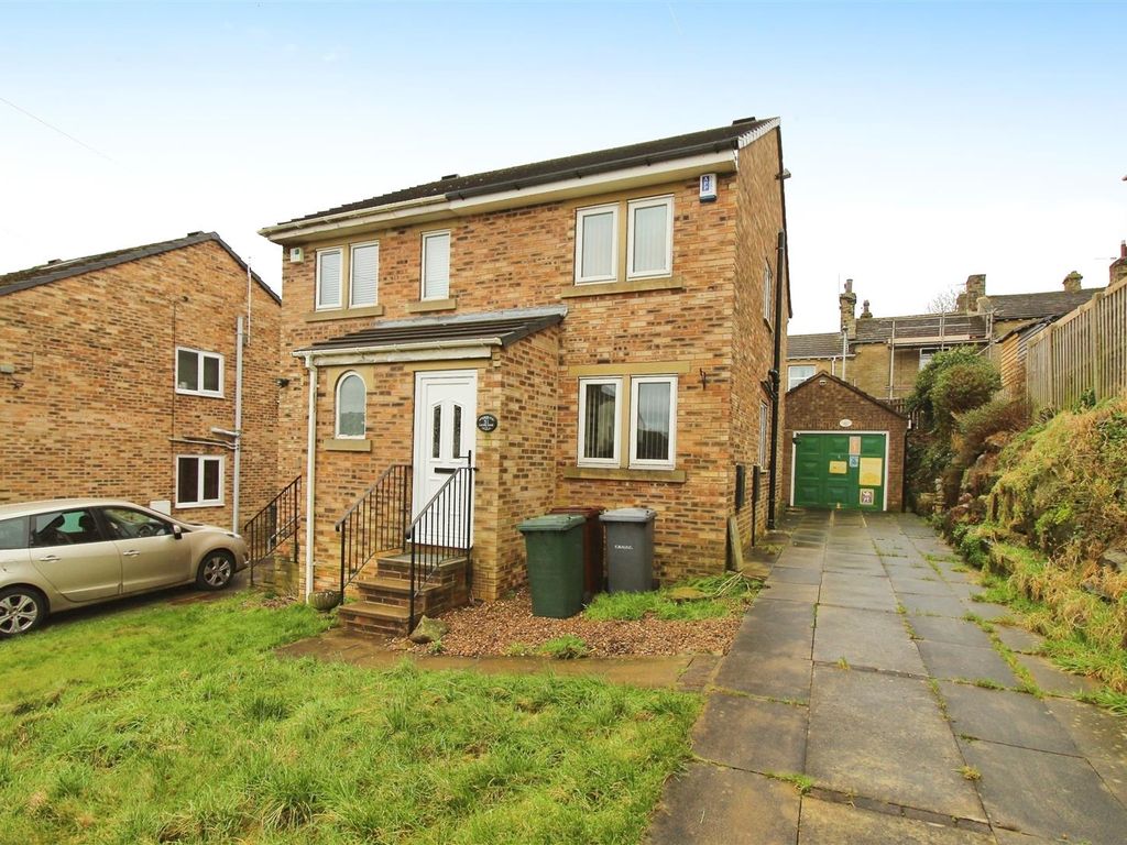 2 bed semi-detached house for sale in Shire Close, Bradford BD6, £125,000