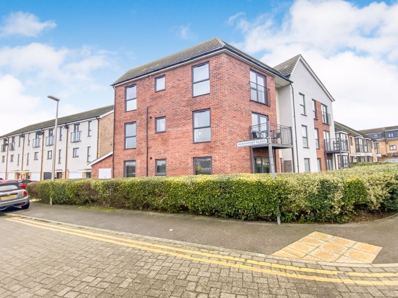 2 bed flat for sale in Belhouse Avenue, Aveley, South Ockendon RM15, £250,000