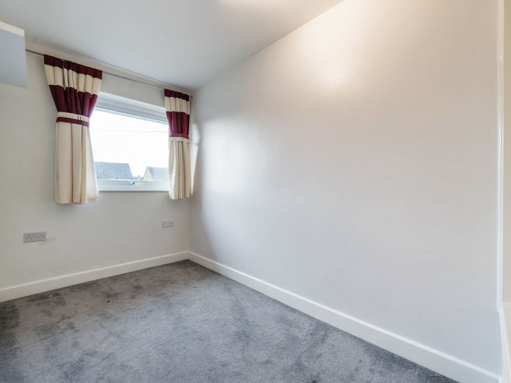 3 bed end terrace house to rent in Reynards Close, Winnersh RG41, £1,600 pcm