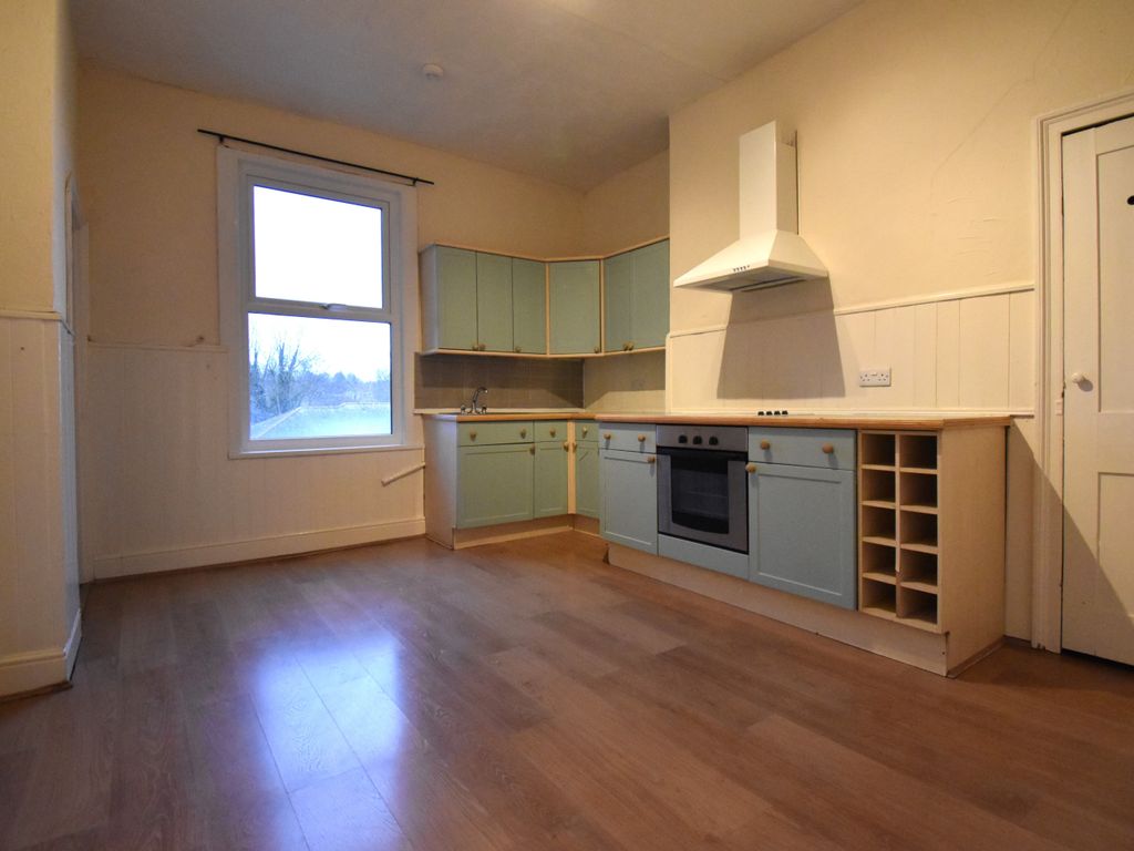 1 bed flat for sale in Ashford Road, Maidstone ME14, £140,000