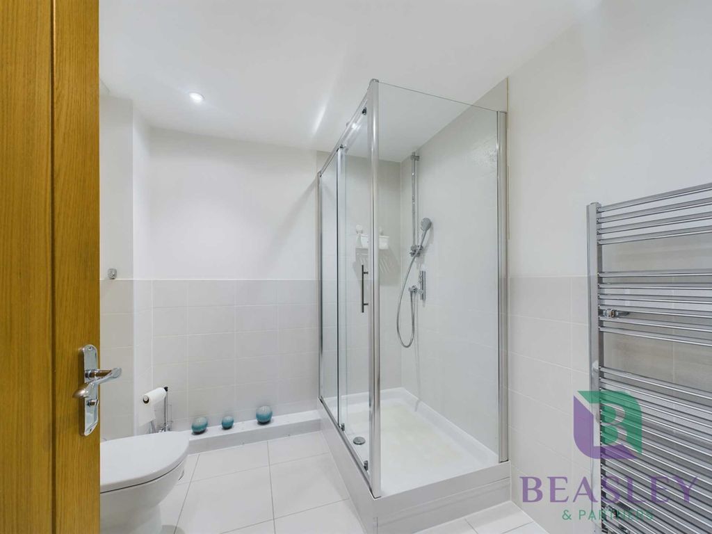 2 bed flat for sale in Club Lane, Woburn Sands MK17, £375,000