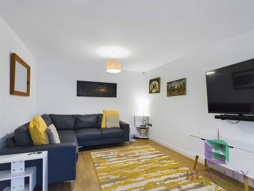 2 bed flat for sale in Club Lane, Woburn Sands MK17, £375,000