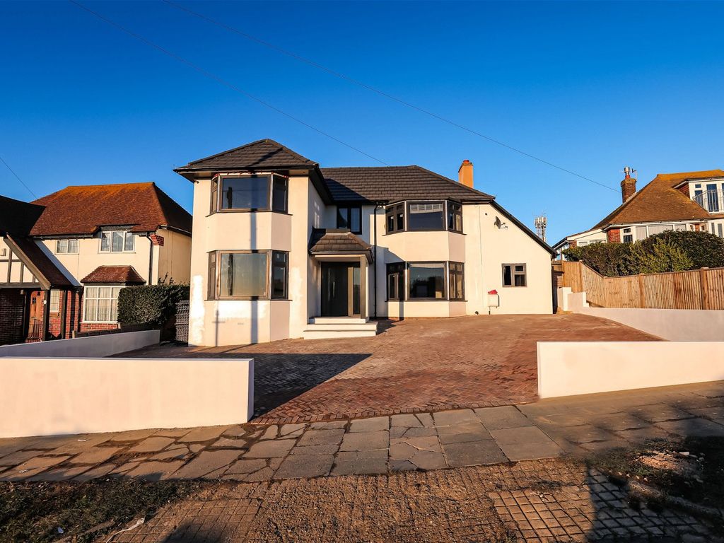 5 bed detached house for sale in Rodmell Avenue, Saltdean, Brighton BN2, £550,000