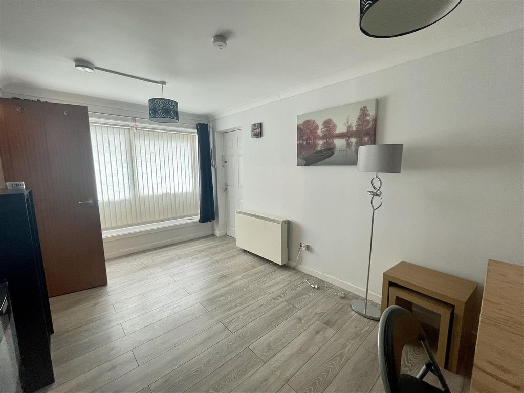 Studio to rent in Rosedale, Wallsend NE28, £450 pcm