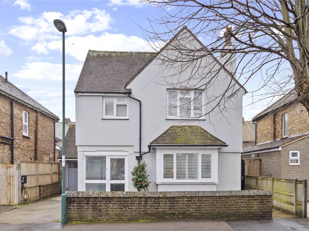 4 bed detached house for sale in Wellington Road, Bognor Regis, West Sussex PO21, £465,000