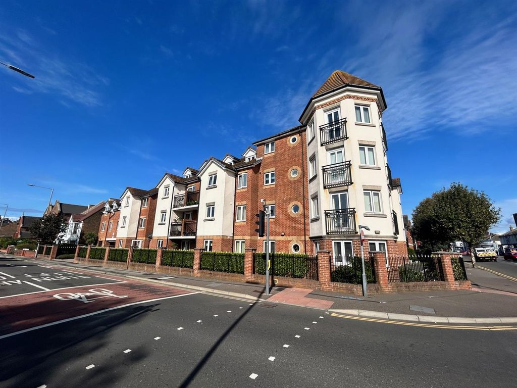 1 bed flat for sale in Whitley Road, Eastbourne BN22, £80,000