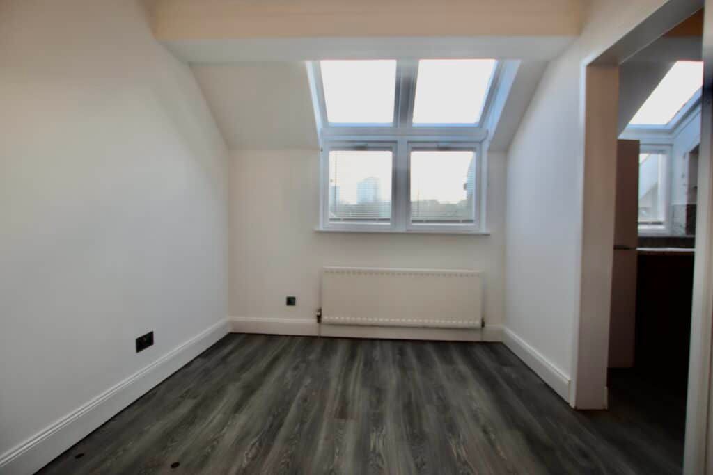 2 bed flat for sale in Glenacre Street, Glasgow G45, £79,999