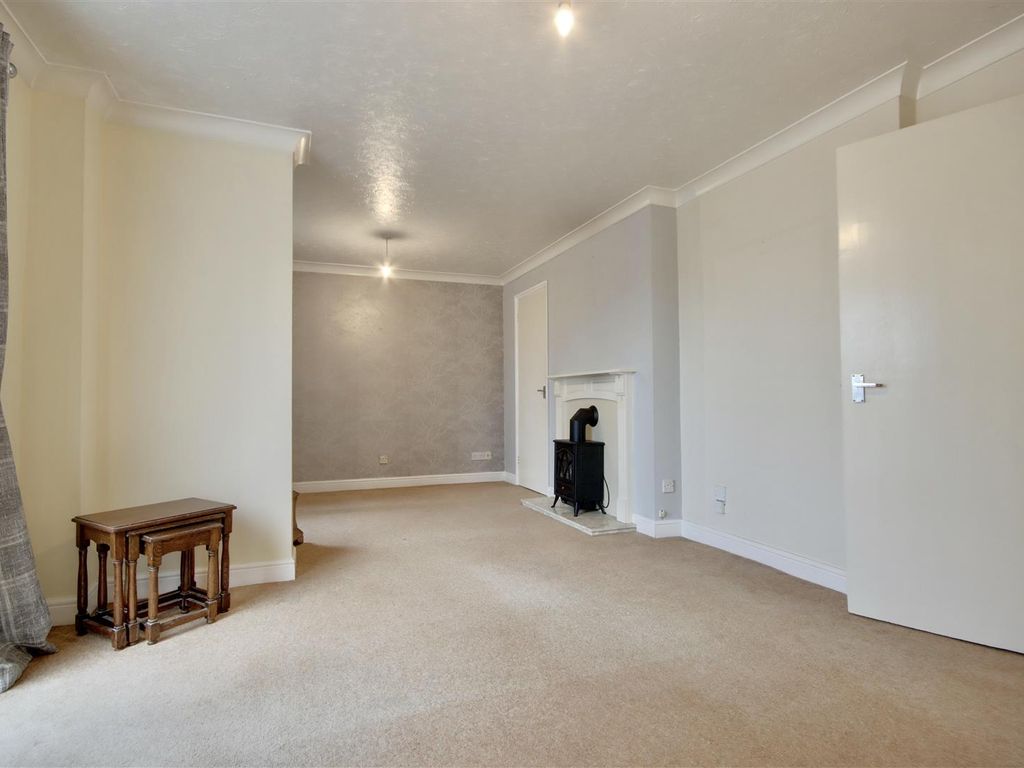 2 bed flat for sale in St. Barbara Way, Portsmouth PO2, £170,000