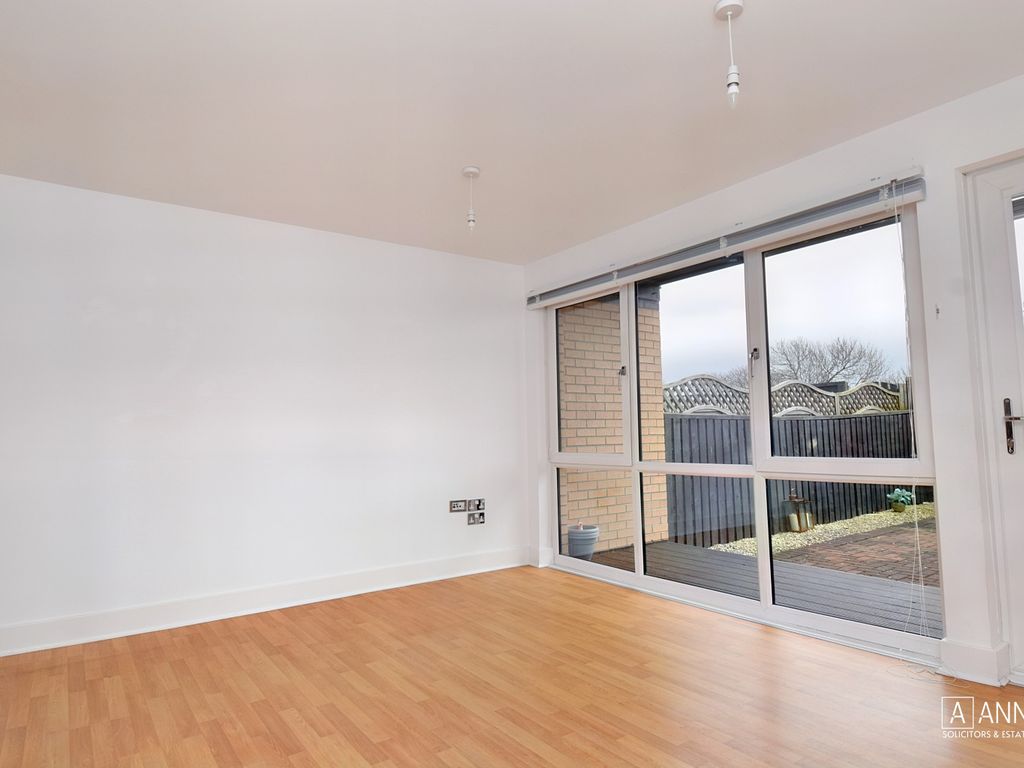 2 bed flat for sale in 5/3 Tait Wynd, Brunstane EH15, £215,000
