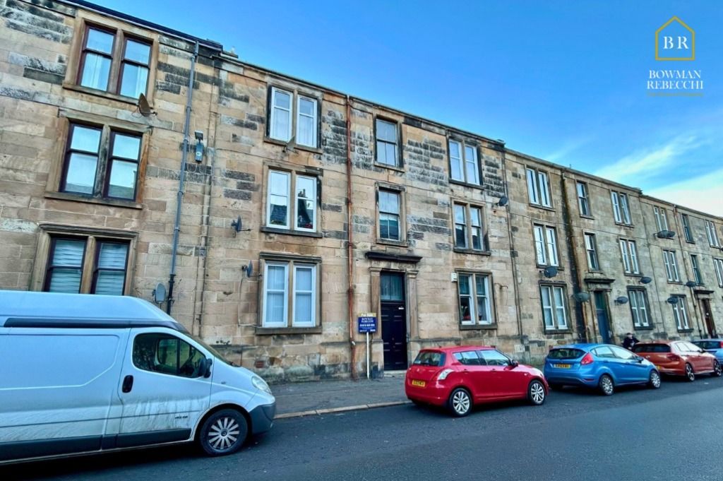 2 bed flat for sale in South Street, Inverclyde, Greenock PA16, £75,000