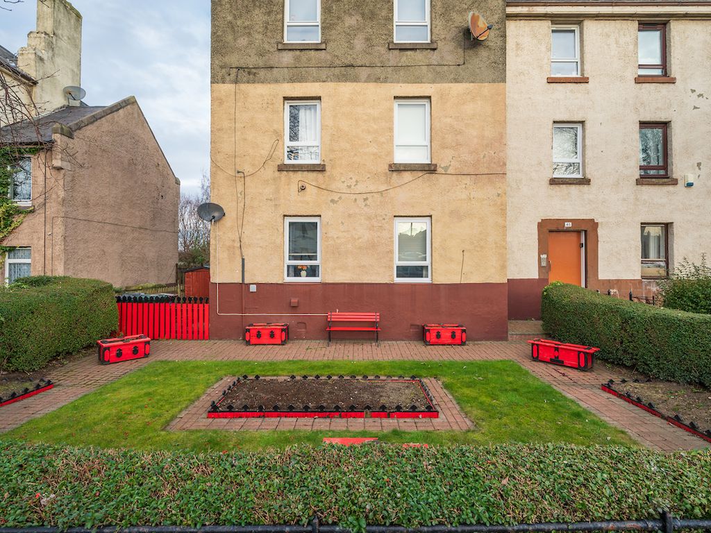 2 bed flat for sale in Craigentinny Road, Edinburgh EH7, £135,000