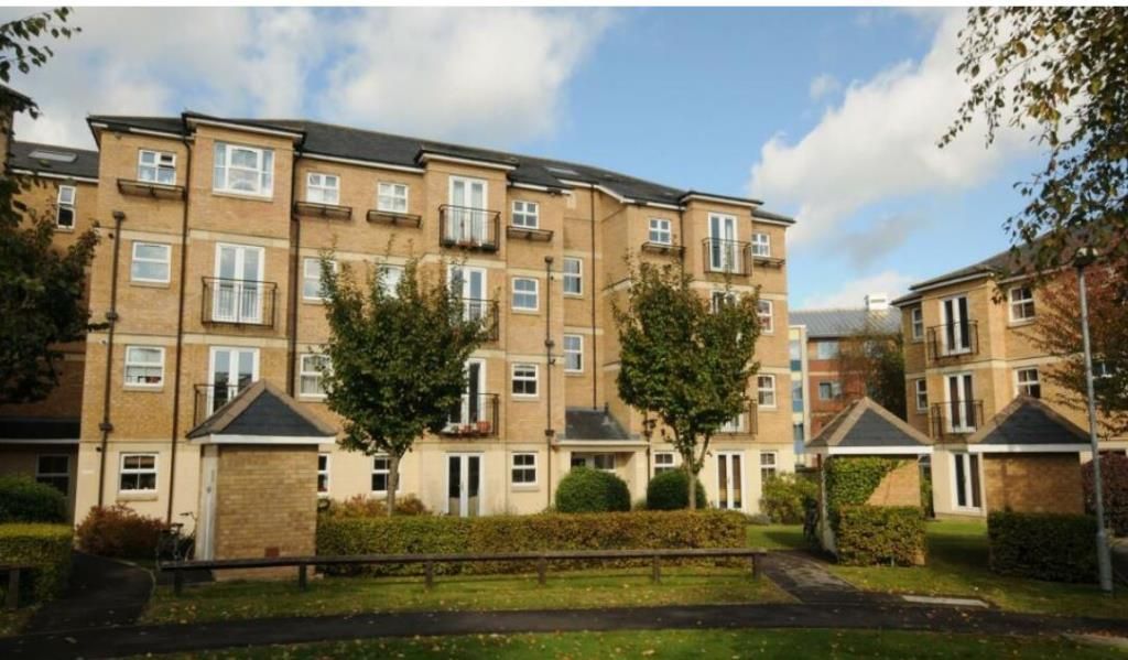 3 bed flat to rent in Venneit Close, Oxford OX1, £2,150 pcm